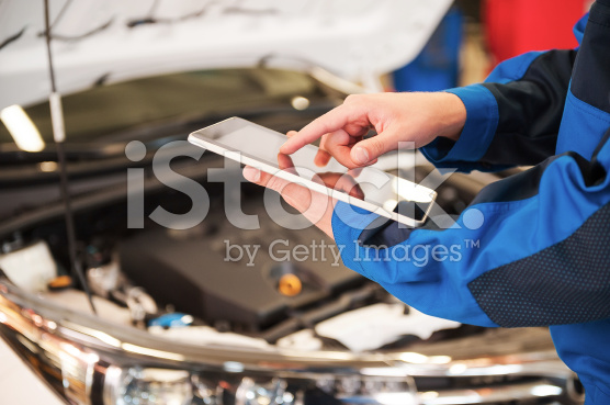 Huollamme kaikki merkit ammattitaidolla